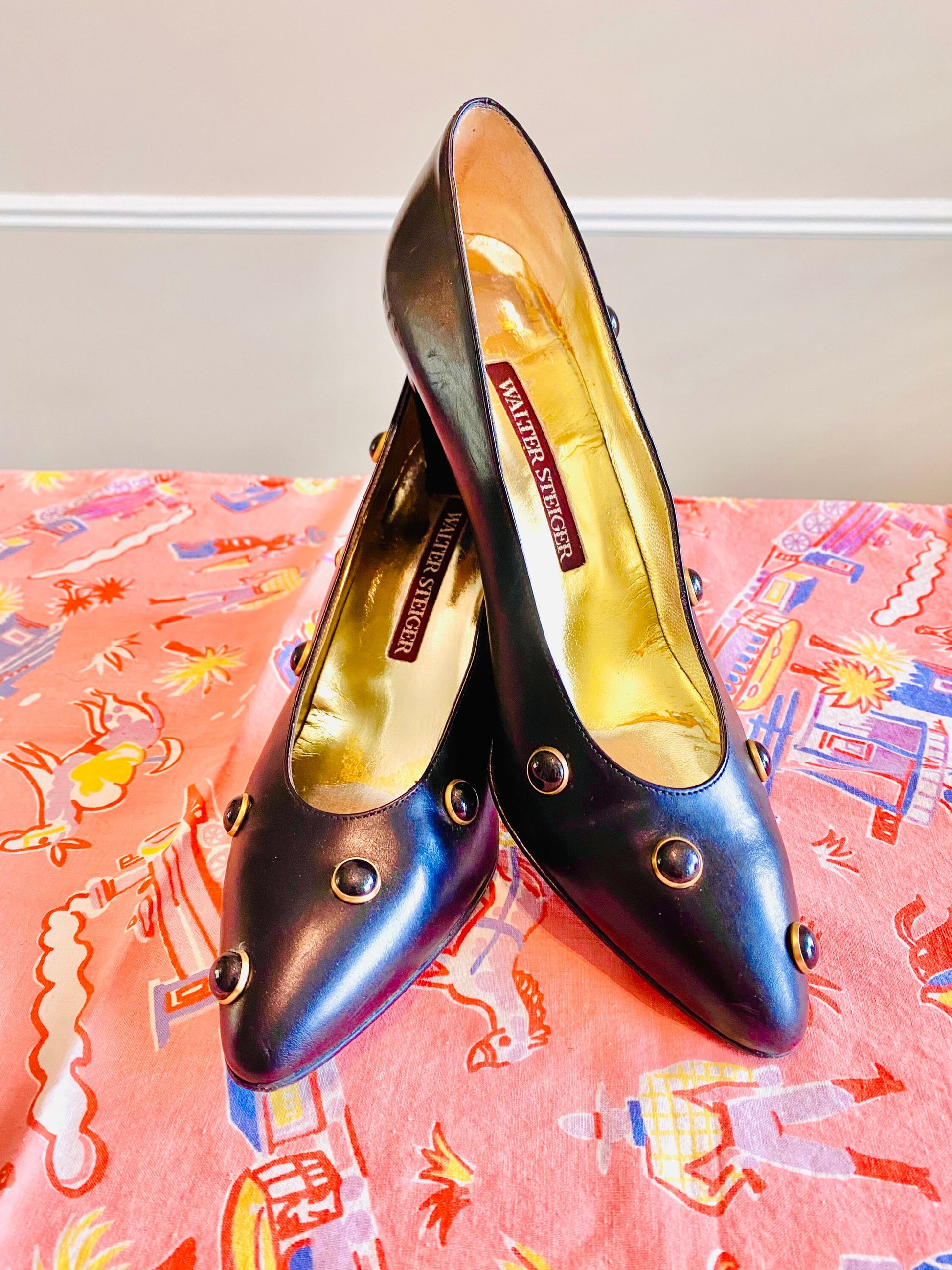 Vintage 1980s Studded Stilettos / 80s high heels pumps black leather retro pointed toe Walter Steiger luxury label Size 7.5