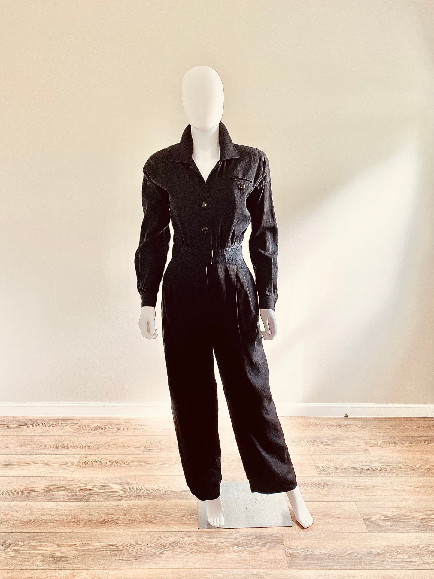 Vintage 1980s Black Jumpsuit / 80s romper Size M