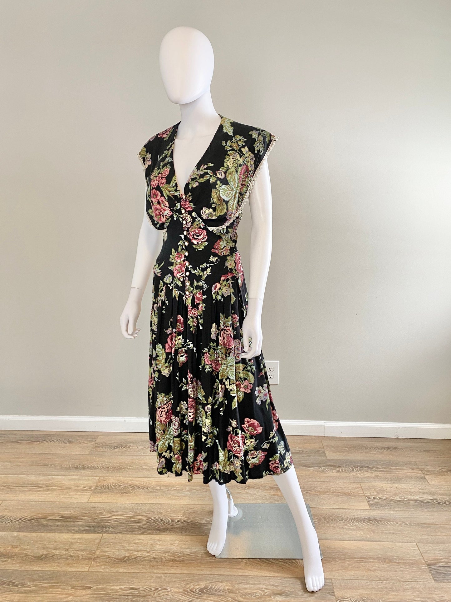 Vintage 1990s Black Floral Rayon Sundress / 90s does 1940s dress / Size S M