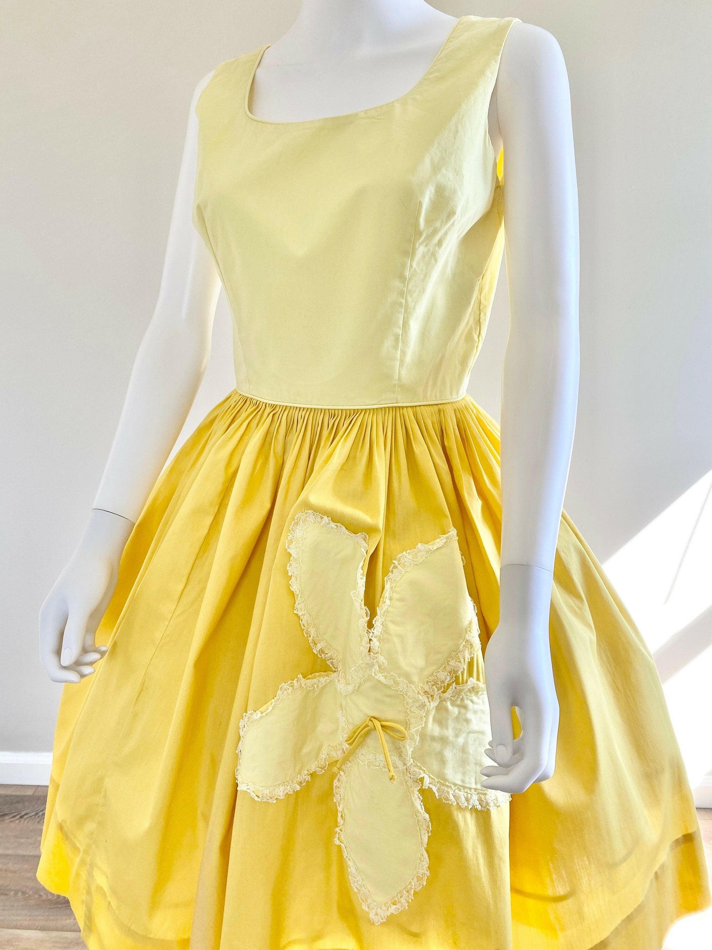 Vintage 1950s Yellow Cotton Sundress / 50s retro fit and flare full day dress / Size S