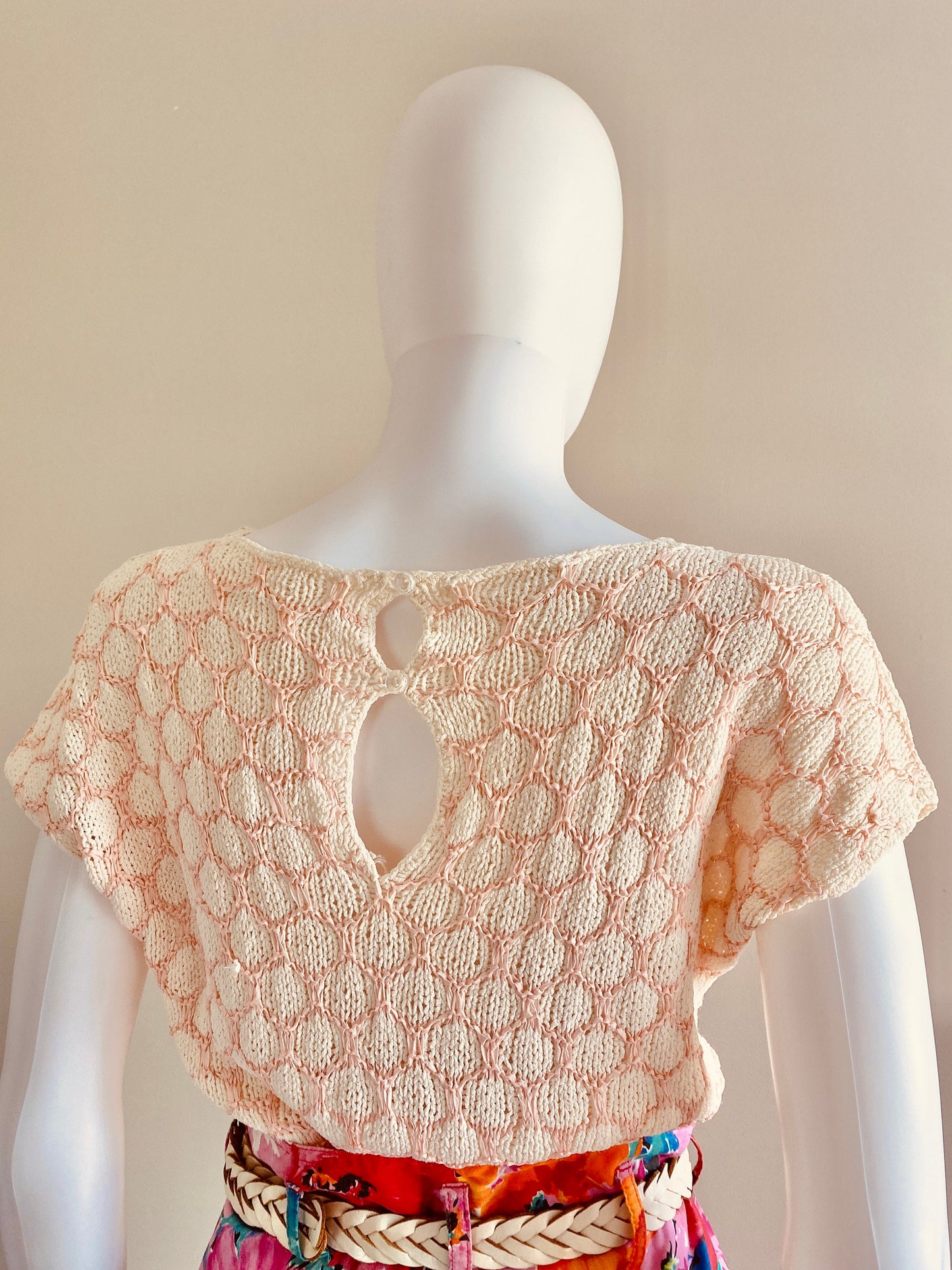 Vintage 1980s Pink and White Rayon Knit Keyhole Sweater / 80s retro lightweight top / Size S M