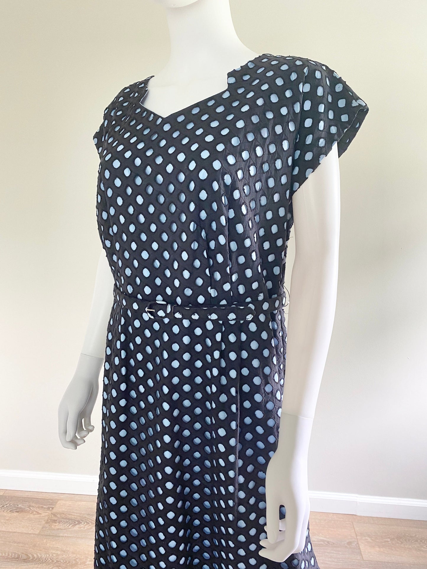 Vintage 1950s Plus Size Navy Eyelet Cotton Dress / 50s Retro Navy and Periwinkle Wiggle Dress / Size 2X