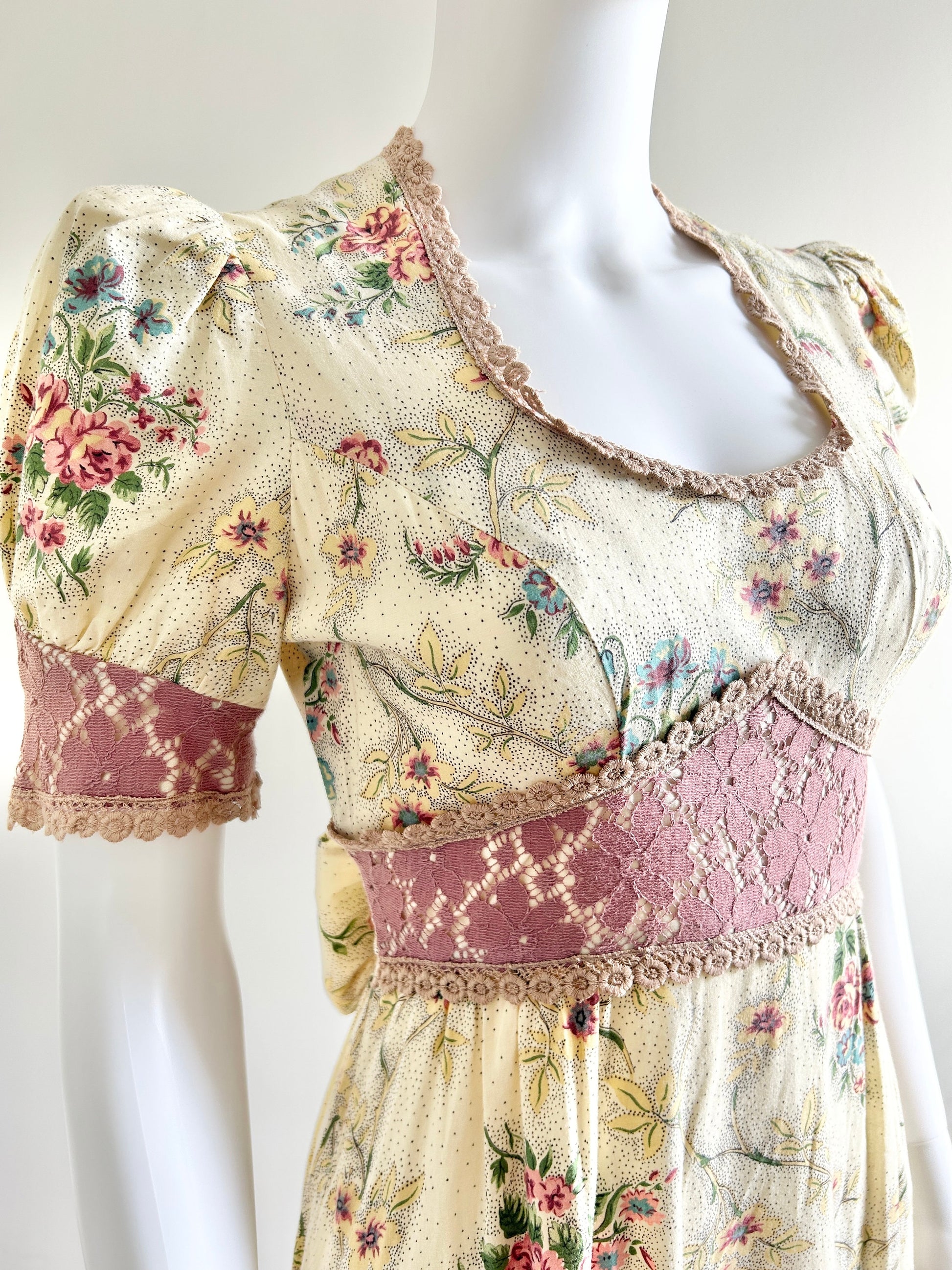 Vintage 1980s Prairie Floral Dress / 80s maxi dress / gunne sax style dress / Size S