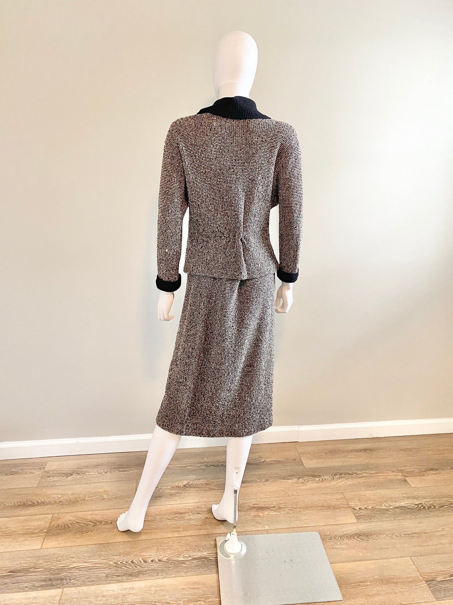 Vintage 1950s Plus Sized Sweater Set / 50s knit skirt